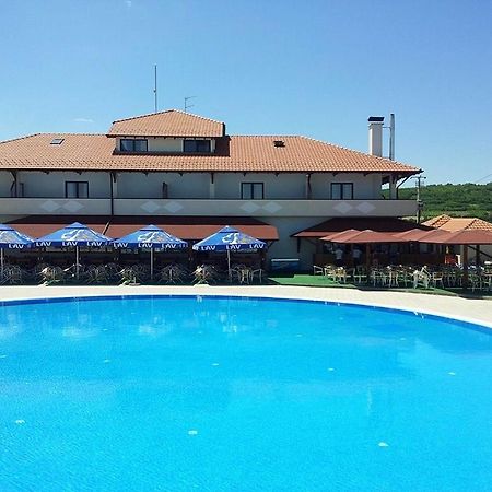 Bazeni Baikal Hotel Topola Exterior photo