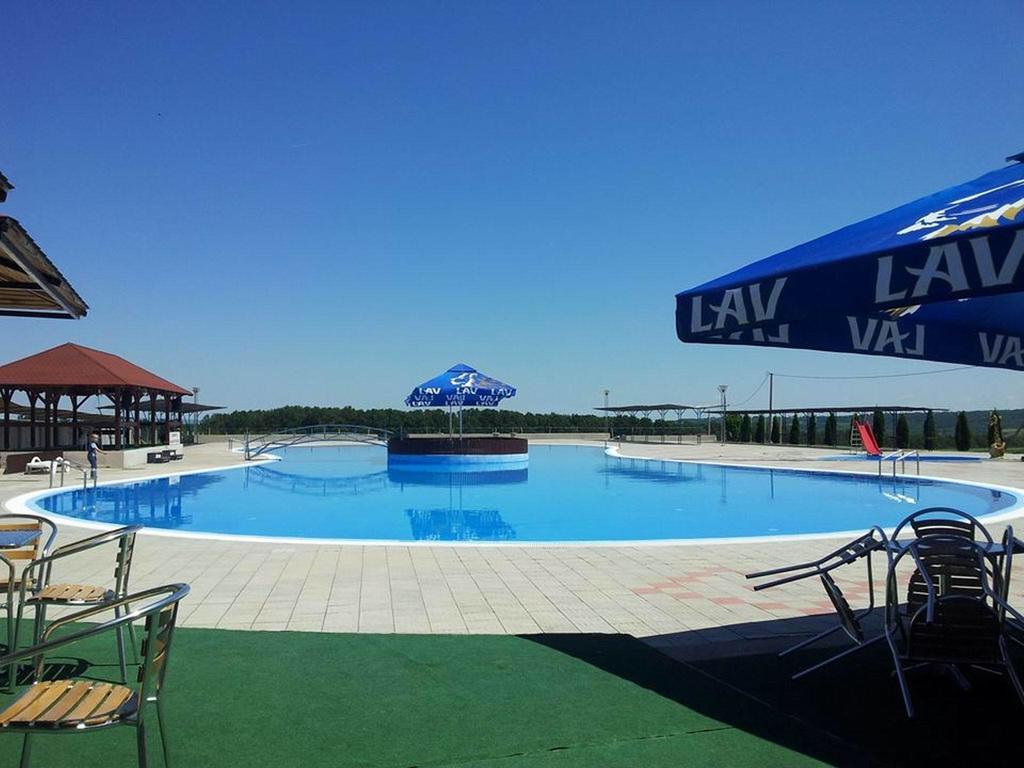 Bazeni Baikal Hotel Topola Exterior photo